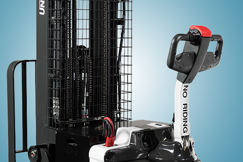 UniCarriers WSX Straddle Stacker Pallet Stacker