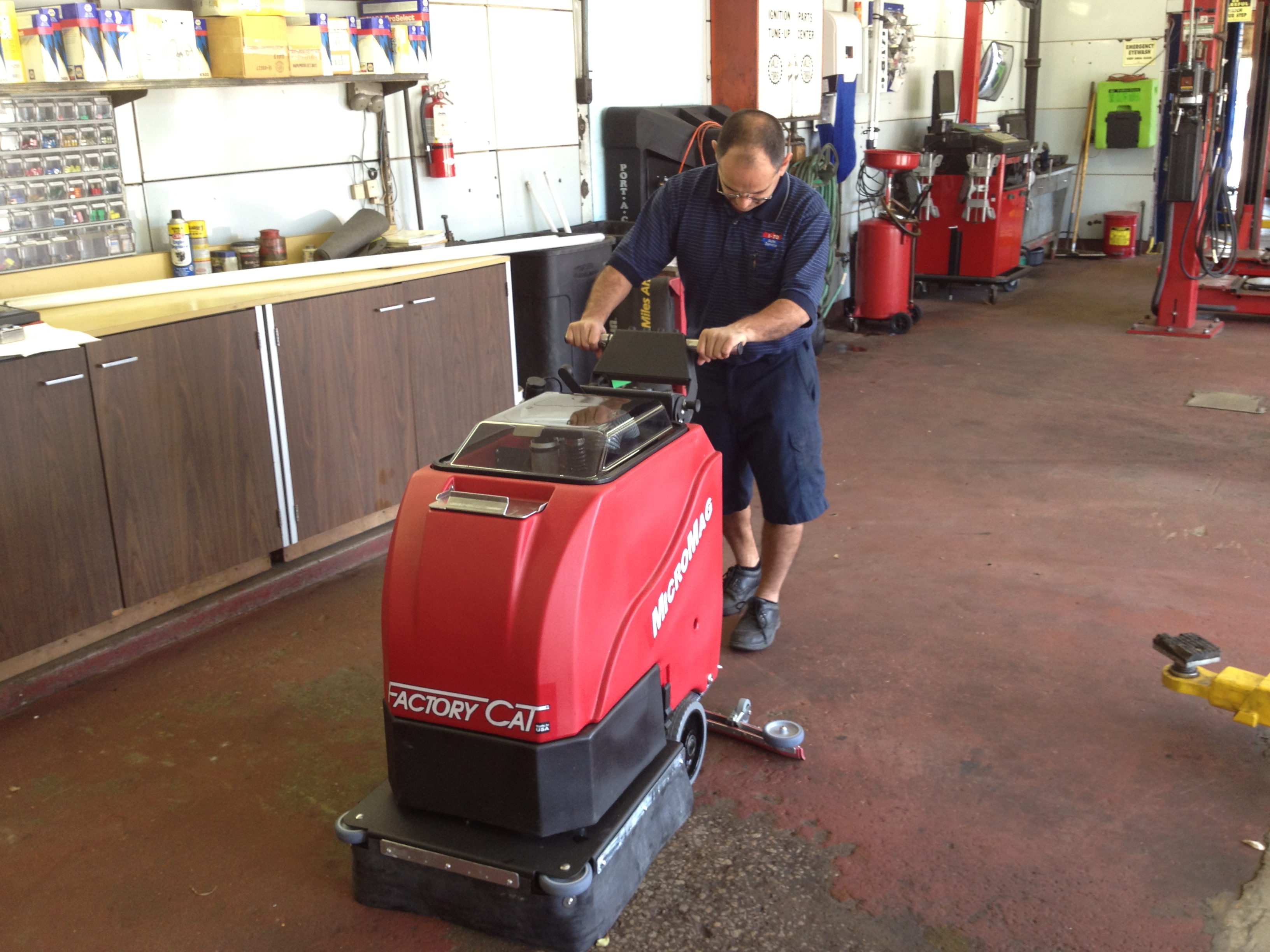 Factory Cat MicroMag Floor Scrubber